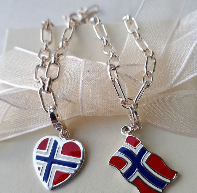 Hovedbilde Sølvarmbånd med flagg-anheng