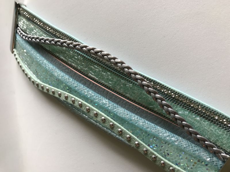 Bredt armbånd med magnetlås, turkis