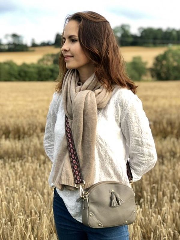 Skjerf i merinoull og cashmere NB! kun marineblått igjen