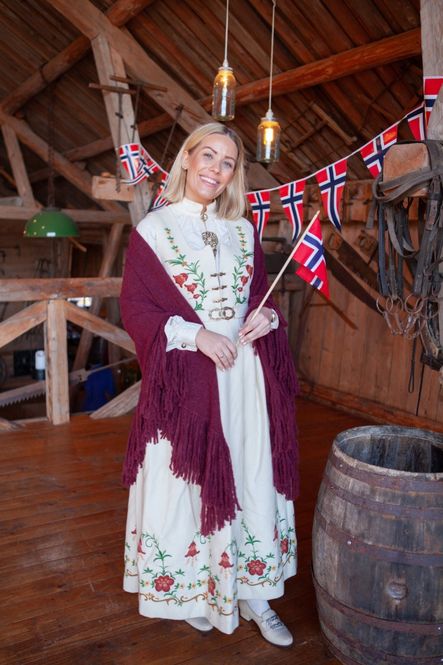 Hovedbilde Daisy sjal  burgunder 
